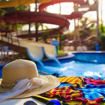 Hotel Golden Dolphin Com Cafe Da Manha! Piscinas 24H カルダス・ノバス エクステリア 写真