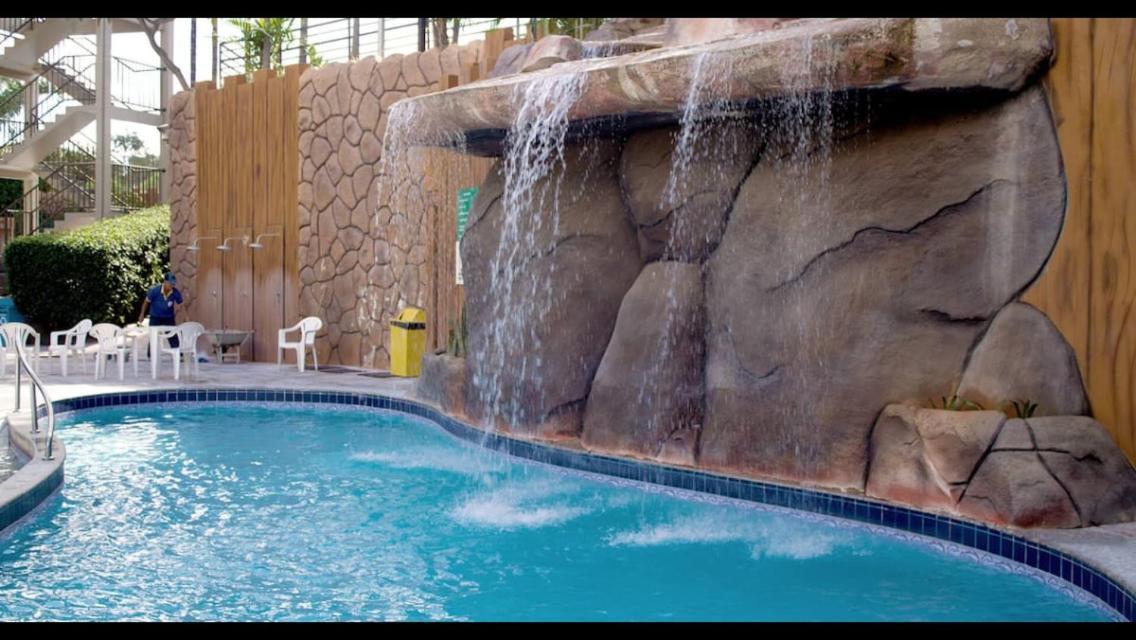 Hotel Golden Dolphin Com Cafe Da Manha! Piscinas 24H カルダス・ノバス エクステリア 写真