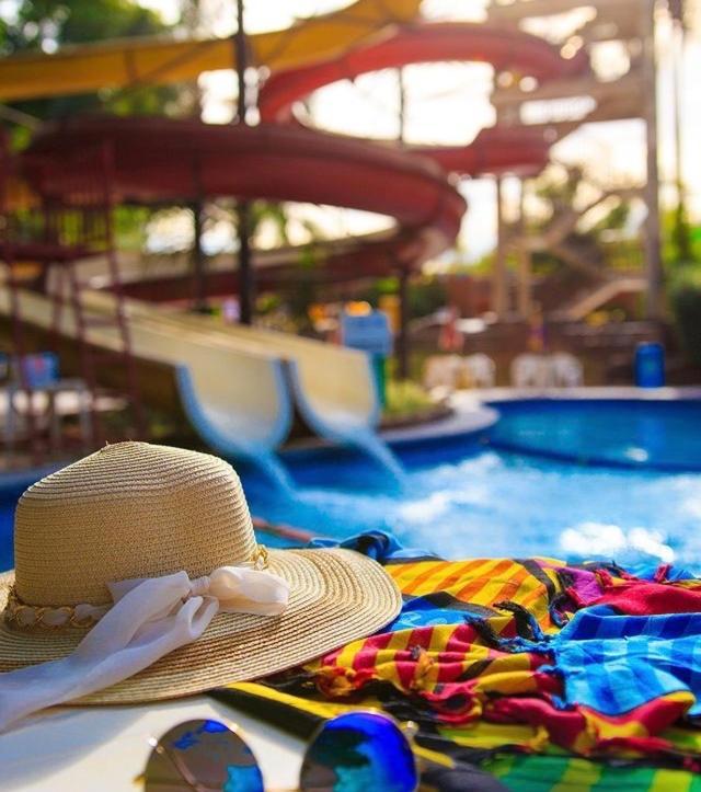 Hotel Golden Dolphin Com Cafe Da Manha! Piscinas 24H カルダス・ノバス エクステリア 写真